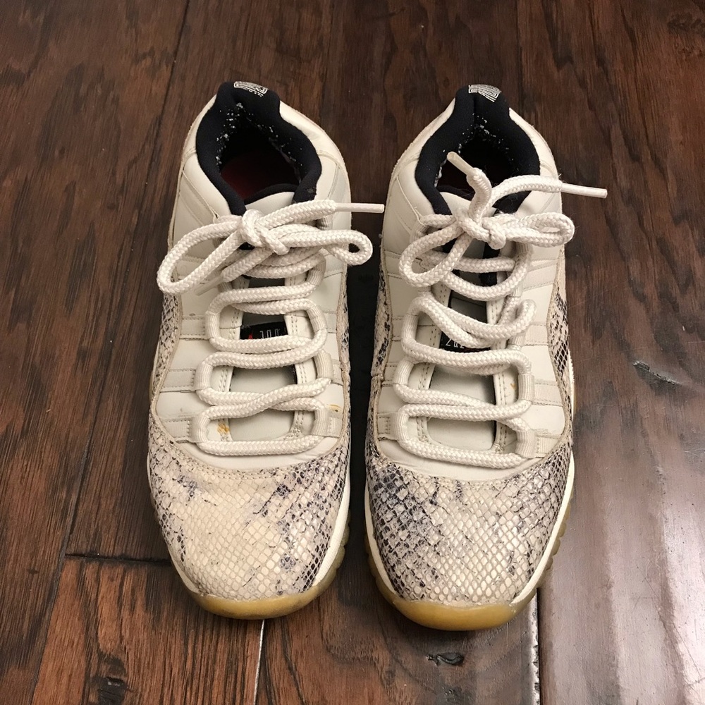 Air Jordan 11 Retro Low LE GS Big Kids' Shoes